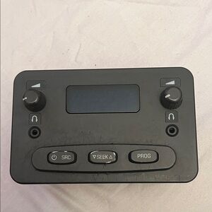 2003-2007 Hummer H2 Console Mounted Rear Audio Control